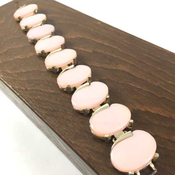 Vintage SIGNED Leru Pale Pink Opalescent Moon Glow Lucite Cabochon Thermoset Bra - Picture 4 of 6